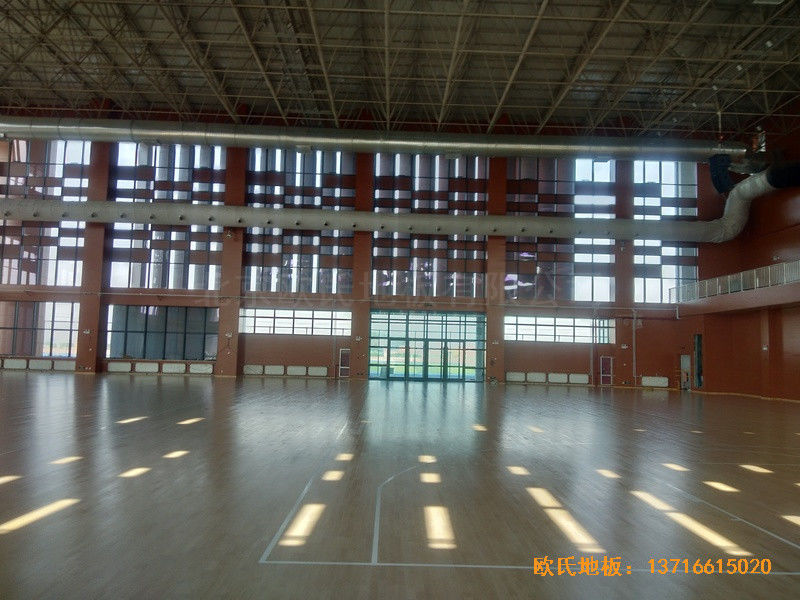 河北工程大學(xué)新校區(qū)籃球館體育地板施工案例4