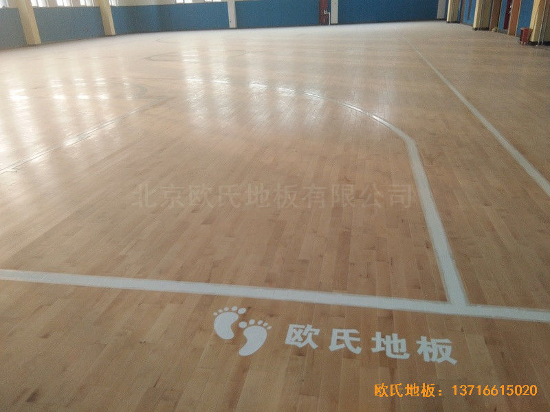 山東李滄徐水路小學(xué)籃球館運動地板安裝案例4